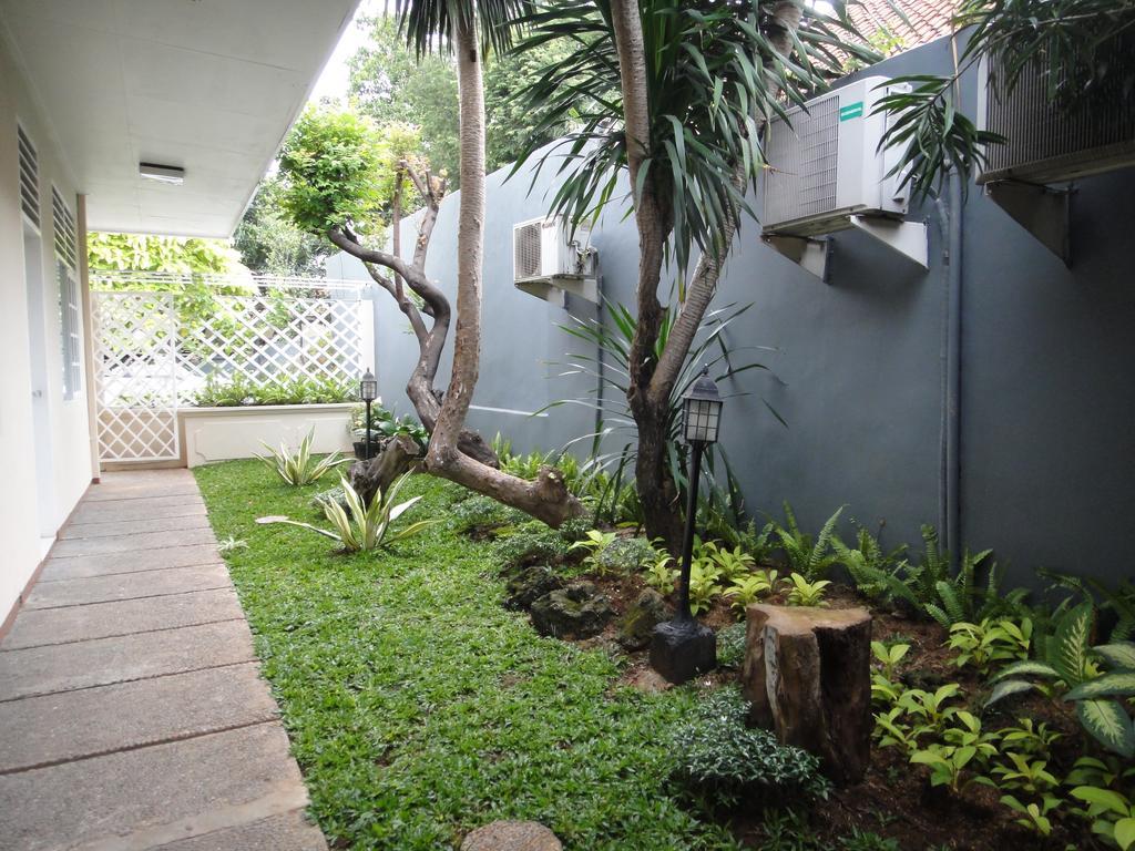 Gondia Guesthouse Jakarta Exterior photo