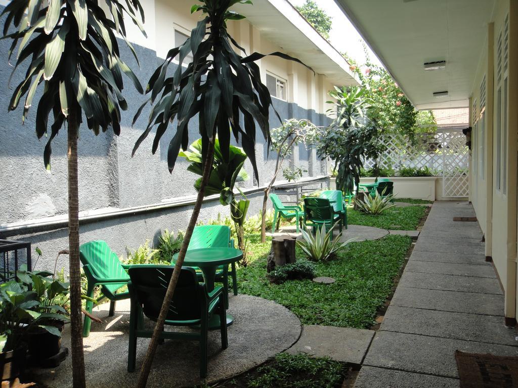 Gondia Guesthouse Jakarta Exterior photo