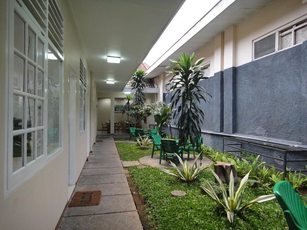Gondia Guesthouse Jakarta Exterior photo