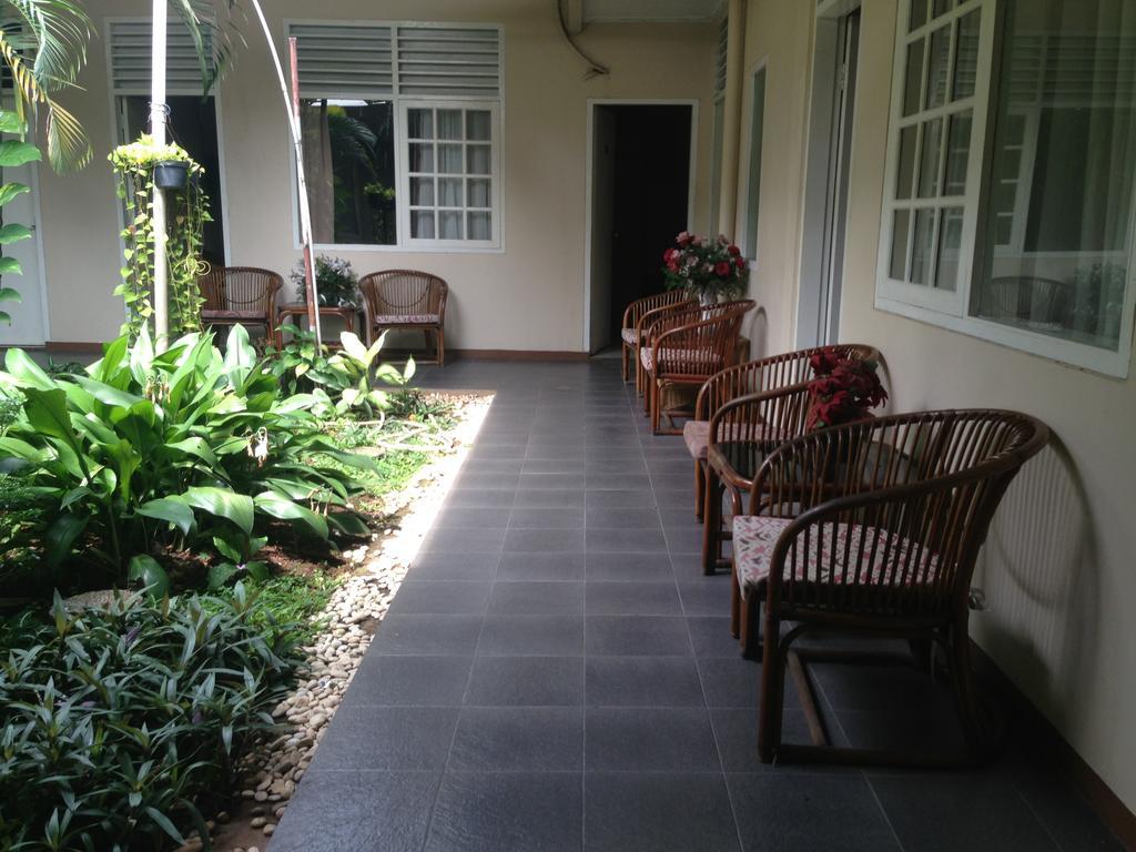 Gondia Guesthouse Jakarta Exterior photo
