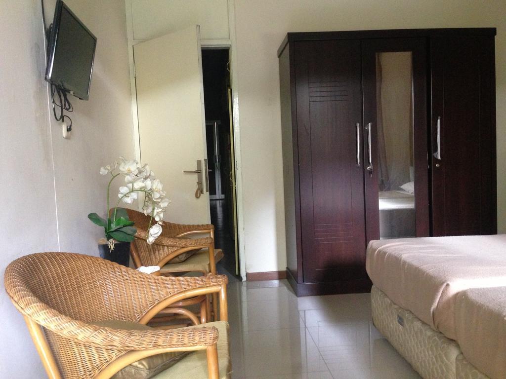 Gondia Guesthouse Jakarta Room photo