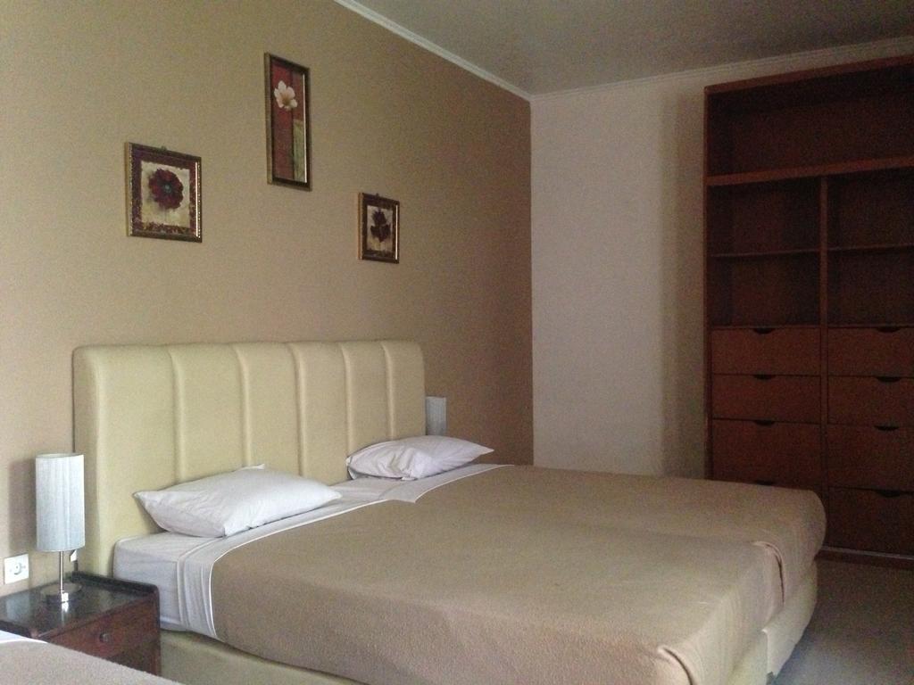 Gondia Guesthouse Jakarta Room photo