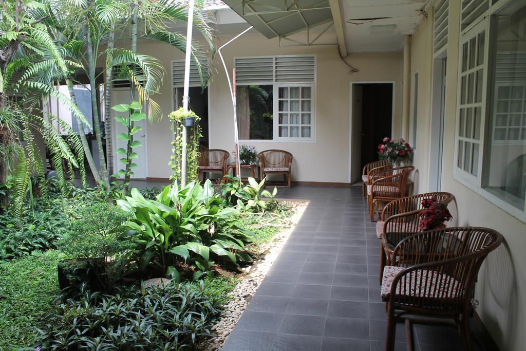 Gondia Guesthouse Jakarta Exterior photo