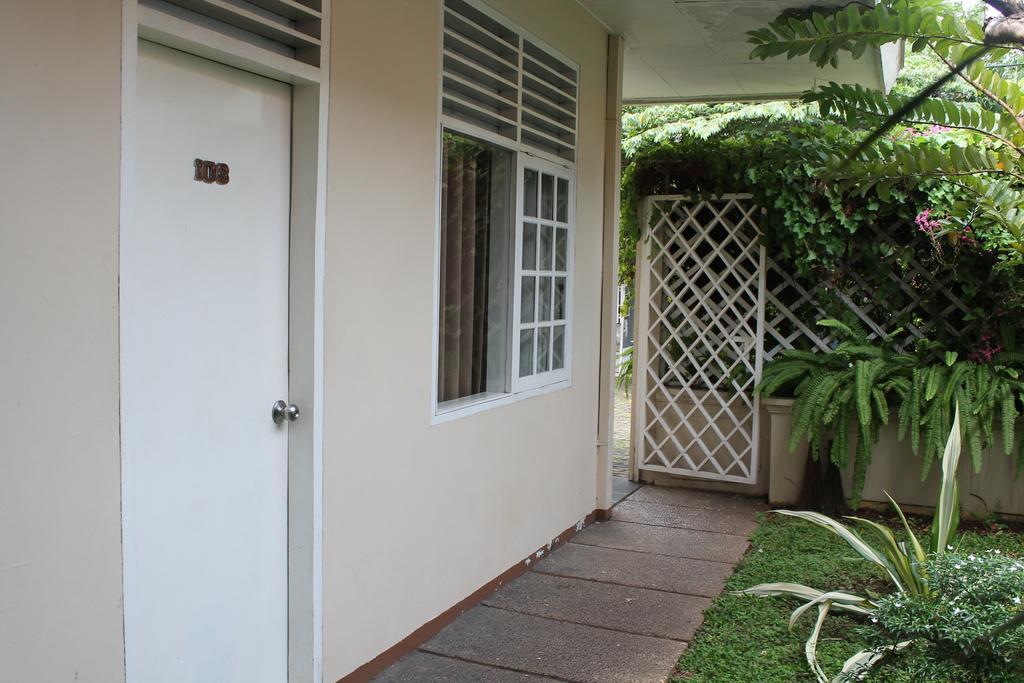 Gondia Guesthouse Jakarta Exterior photo