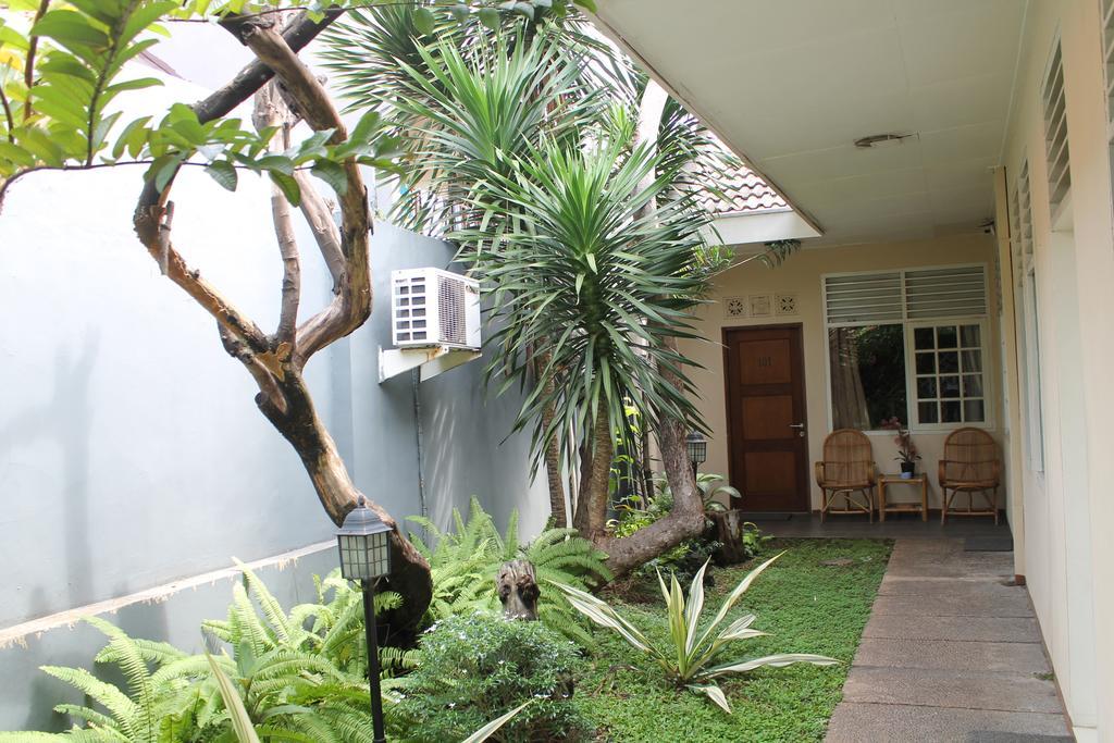 Gondia Guesthouse Jakarta Exterior photo