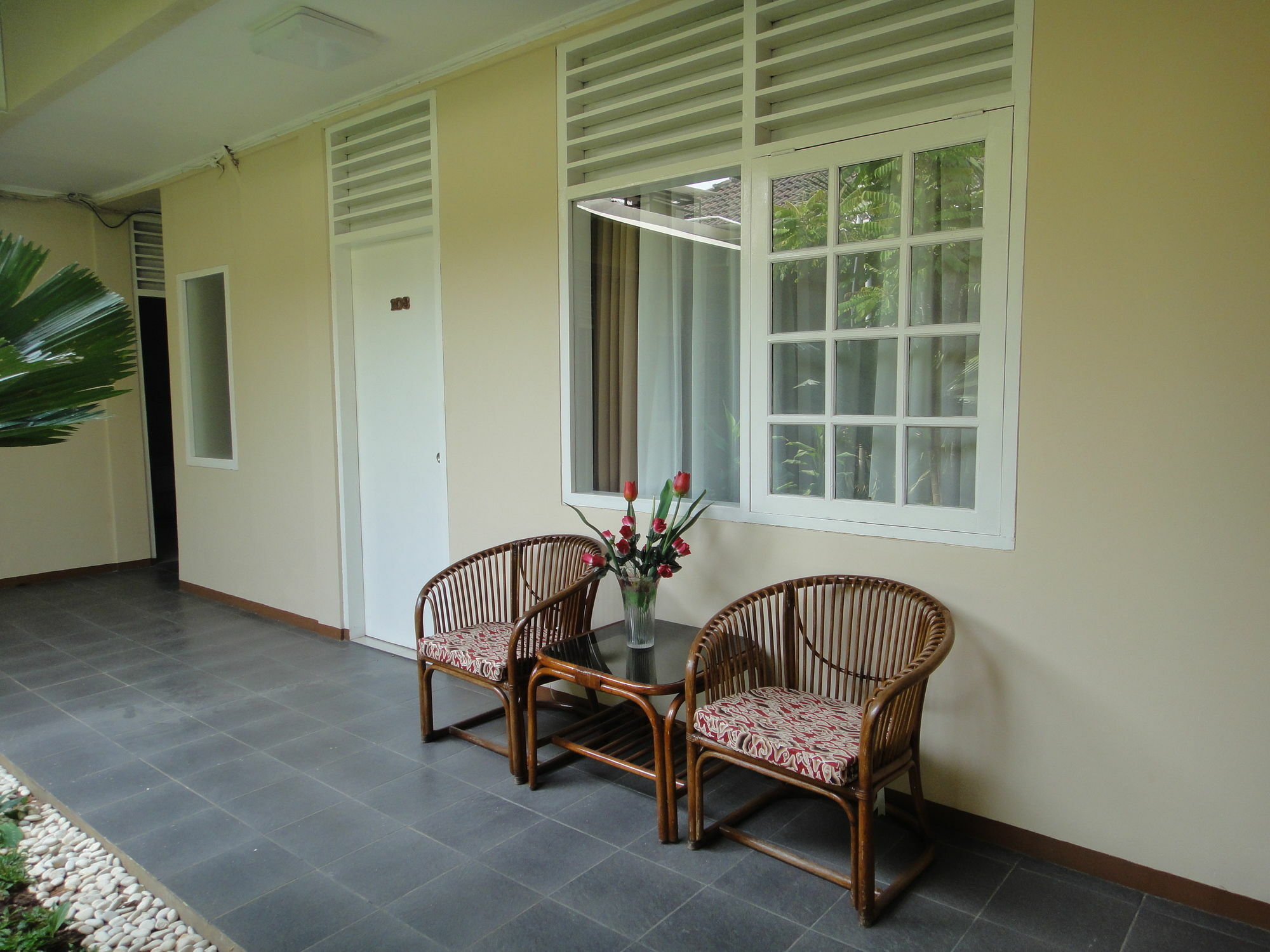 Gondia Guesthouse Jakarta Exterior photo